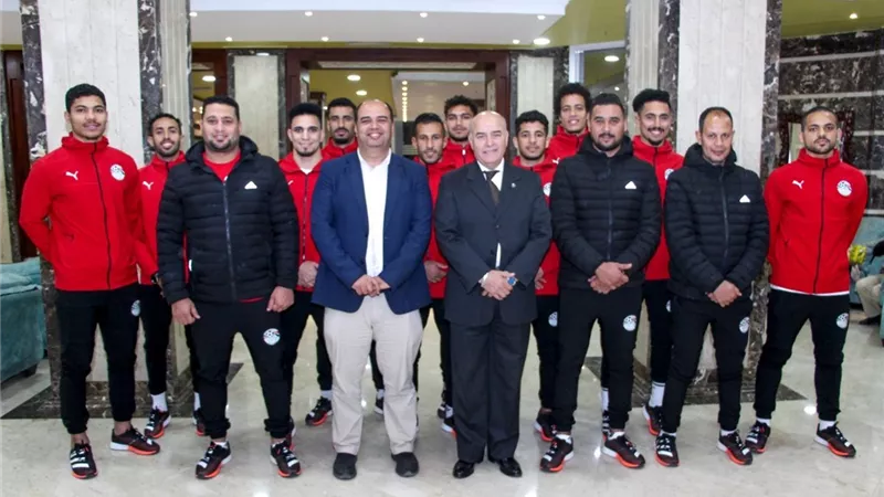 صبحى يستقبل منتخب الشباب والرياضة للصم قبل سفرهم للإمارات