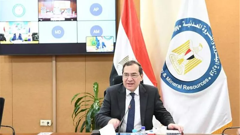 الملا: تطوير البتروكيماويات لدعم إمدادات المنتجات البترولية