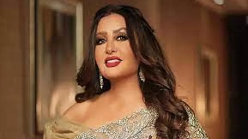 لطيفة لـ والدتها : 