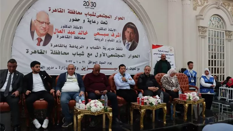صبحى يوجه بتوفير مقر دائم لنموذج محاكاة مجلس الشيوخ