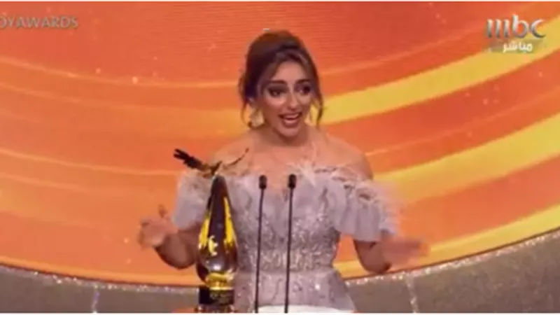 هيلدا ياسين أفضل وجه صاعد بحفل فعاليات joy awards