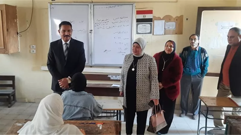 مدير تعليم الجيزة يتفقد لجان مدارس إدارتي جنوب الجيزة والدقي
