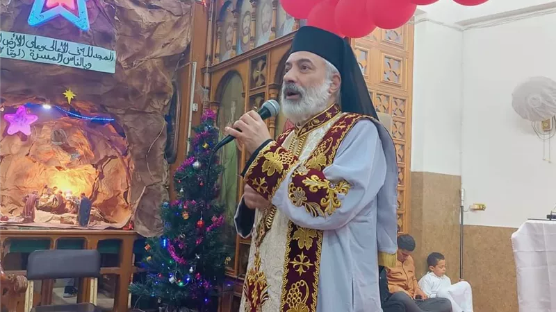 الأنبا باسيليوس يترأس قداس سيامة الشمامسة الجدد بالحواصلية