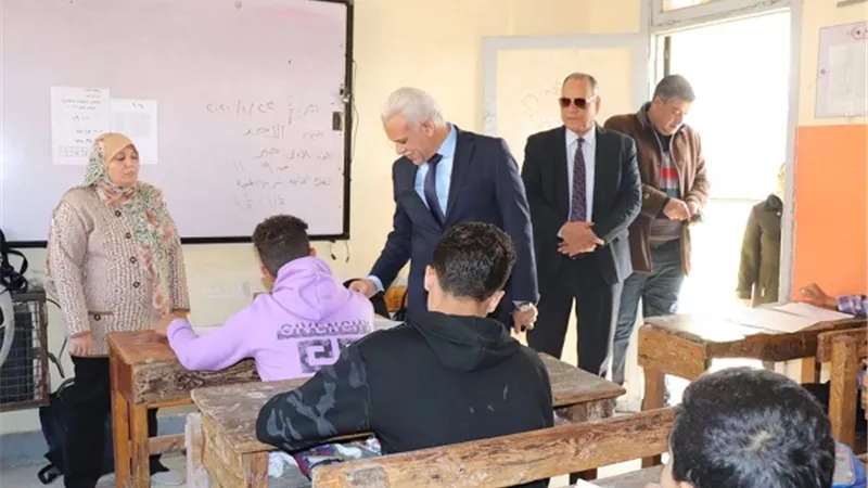 مدير تعليم القاهرة يتابع امتحانات الاعدادية في مدارس البساتين