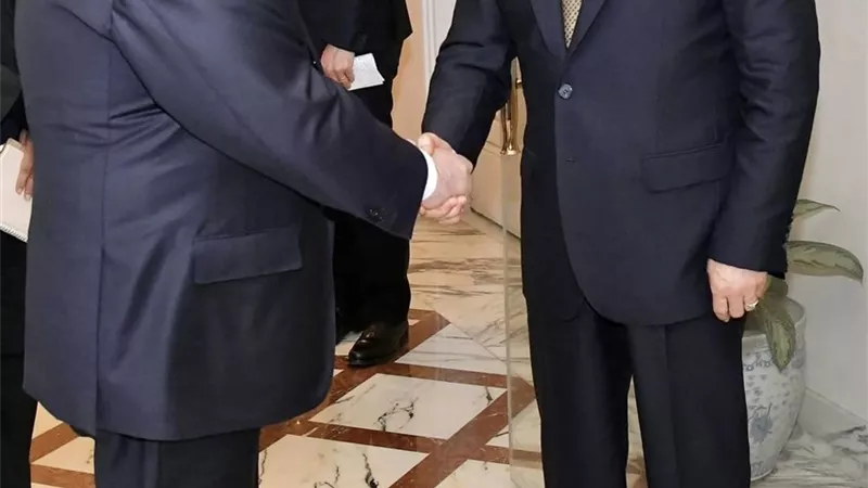 الرئيس السيسي يؤكد الأهمية التي توليها مصر لتطوير العلاقات مع إيط