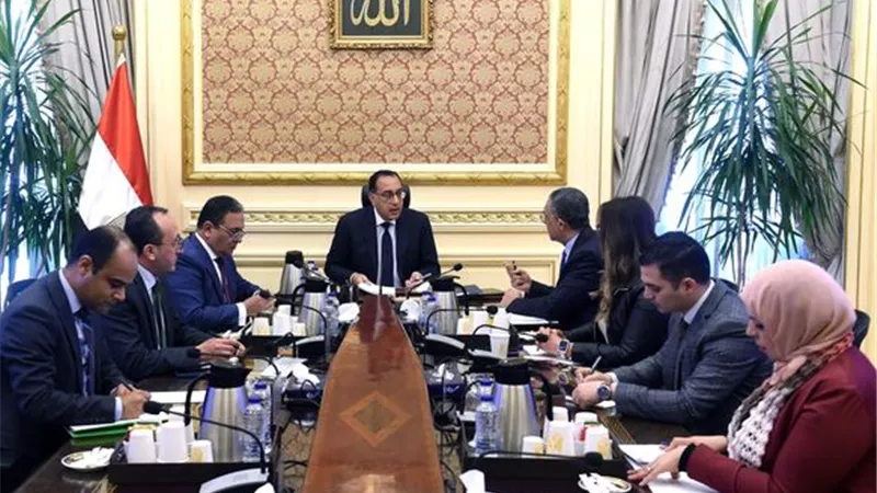 مدبولى يستعرض مع رئيس هيئة الاستثمار تصورات تحسين مناخ الاستثمار