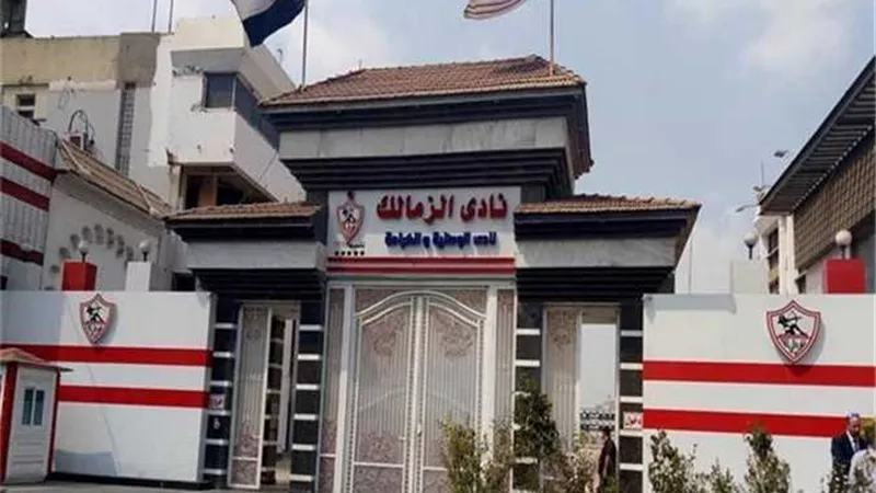 مرتضى منصور يعقد مؤتمرا صحفيا للحديث عن فريق الكرة