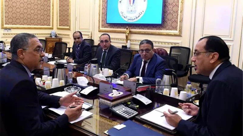 تفاصيل اجتماع رئيس الوزراء مع رئيس هيئة الاستثمار