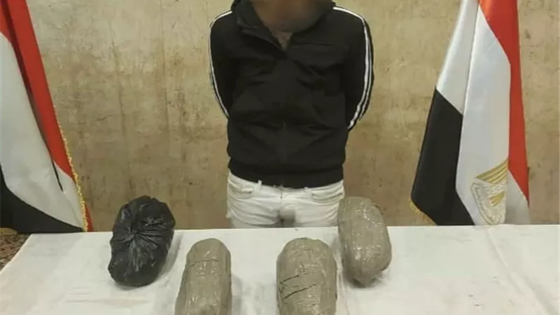 القبض على ديلر عين شمس بـ كمية من البانجو