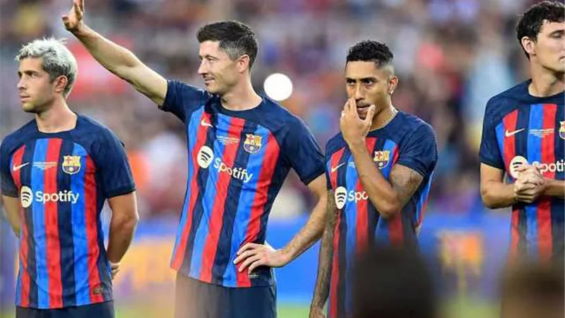 رافينيا يقود هجوم برشلونة لمواجهة خيتافي بالليجا