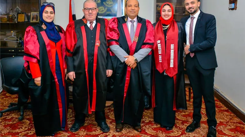 تنمية مهارات الإتيكيت الرقمي لتلاميذ الابتدائية في رسالة ماجستير