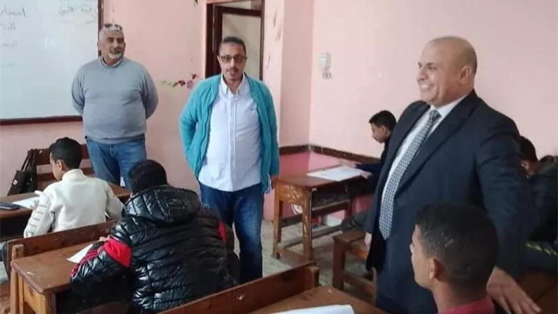 وكيل تعليم دميـاط يتفقد لجان إمتحانات الشهادة الإعدادية برأس البر
