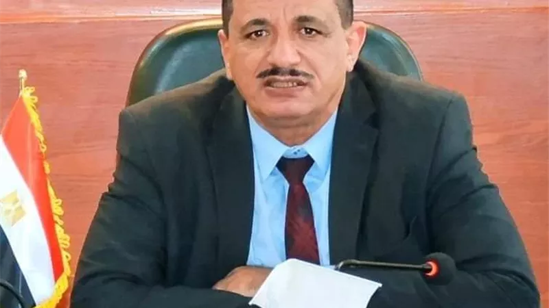 محافظ أسيوط يستقبل السكرتير العام المساعد الجديد للمحافظة
