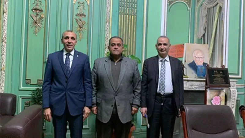 نائب رئيس جامعة عين شمس للتعليم والطلاب يلتقي وفد بنك مصر