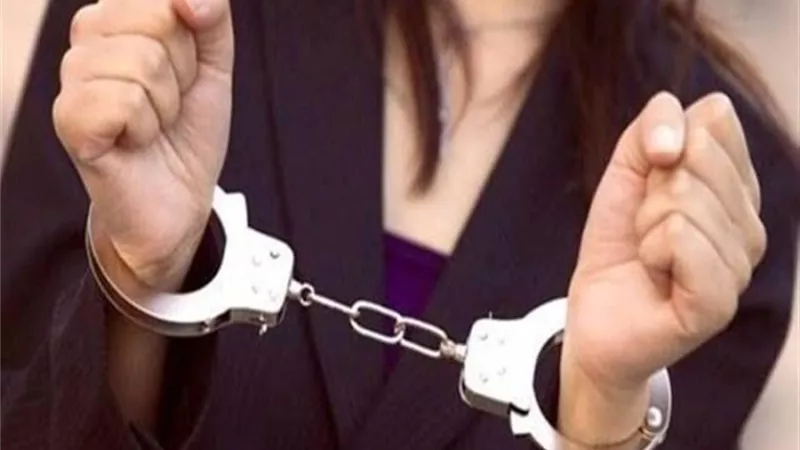 ضبط سيدة تروج للأعمال المنافية للآداب عبر الإنترنت