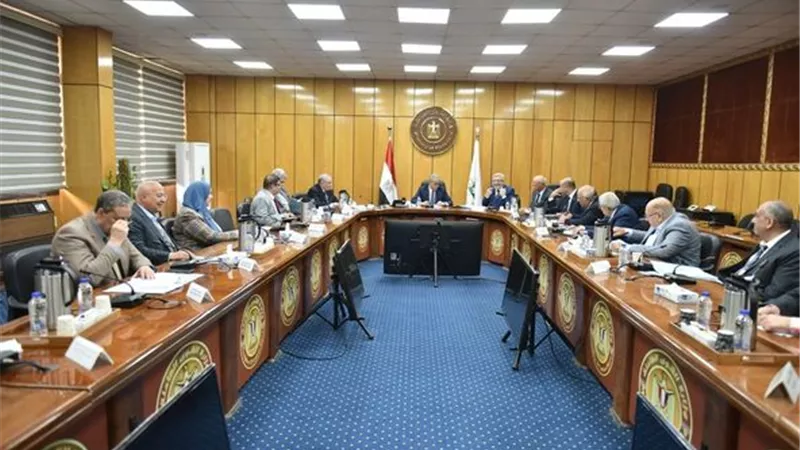 القوي العاملة :32 مليون اعانات لـ 9103 عاملاً في 229 منشأة خلال 6 شهور