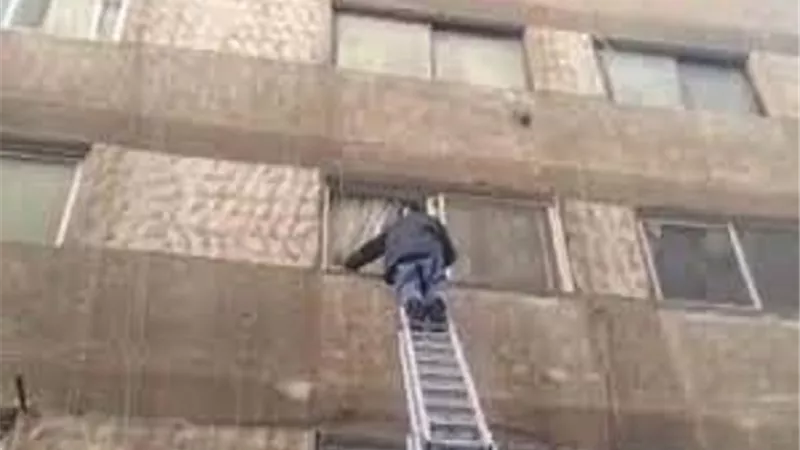 انقاذ 3 سيدات عقب إحتجازهن بمصعد معطل بأحد العقارات بالقاهرة