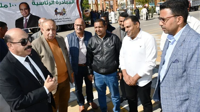 محافظ أسوان يعطى إشارة البدء لزراعة 125 ألف شجرة ظل ومثمرة