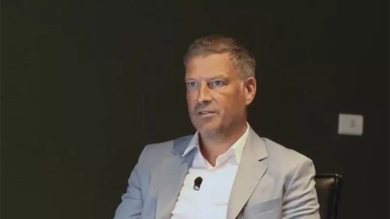 رسمياً.. أول رد من اتحاد الكرة المصرى بشأن رحيل كلاتنبرج