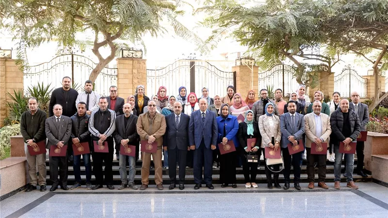 تكريم مسئولى منظومة الشكاوي الحكومية بجامعة المنصورة