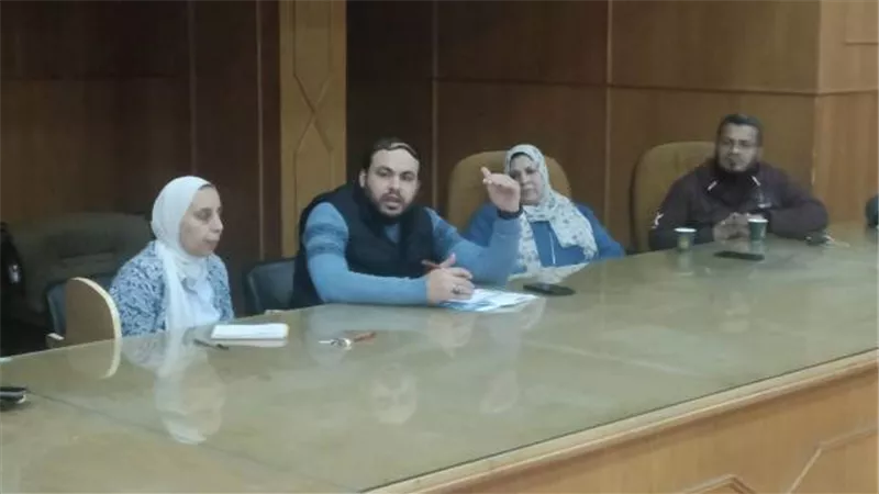 مدير صحة الإسماعيلية يناقش الخطة السنوية لتطوير المنظومة الطبية