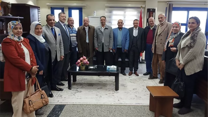 قيادات بدر والتعليم تعلن بدء إجراءات تشغيل أول مدرسة تجارى/ فيديو