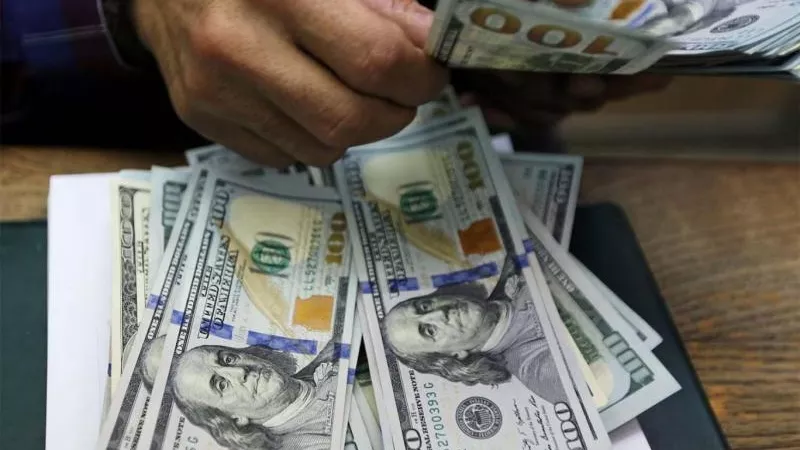 خبير: العالم يتجه للتعامل بالعملات المحلية للتحكم في قراره السياسي