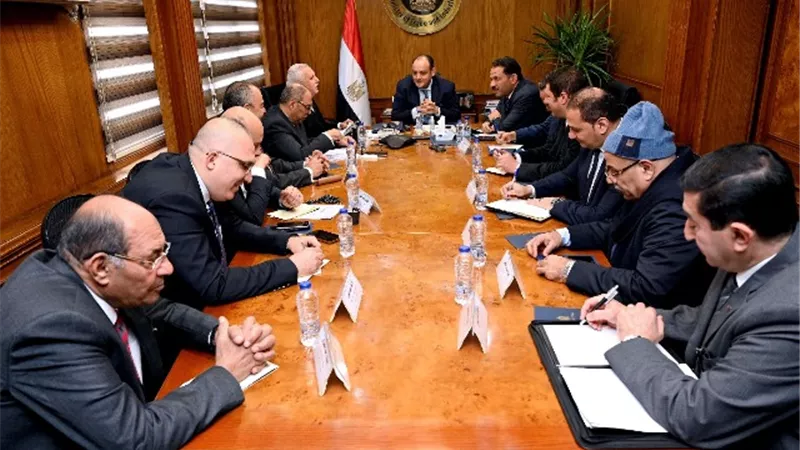 سمير: صناعة الغزل أحد القطاعات الصناعية الرئيسية بالاقتصاد القومي