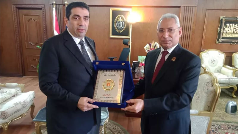 درع جامعة المنيا للقيادات الأمنية بالمحافظة تحية لرجال الشرطة