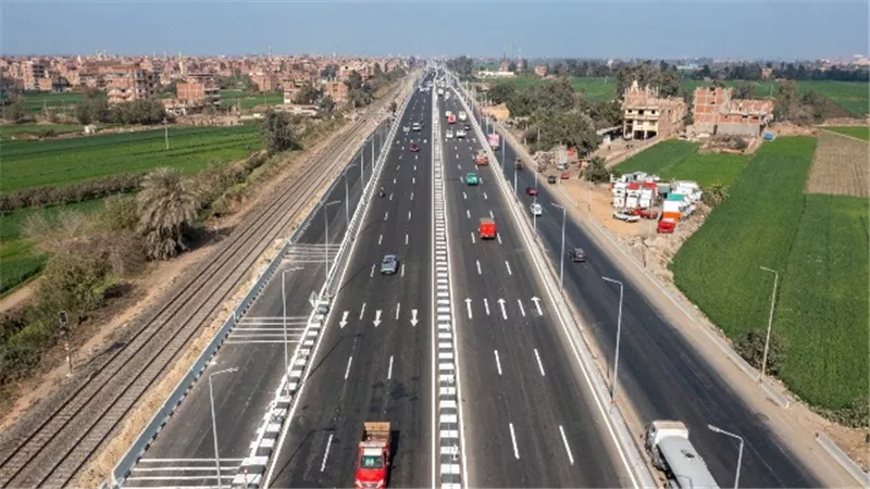 الوزير:بدء التشغيل التجريبي لكوبري عرب الرمل