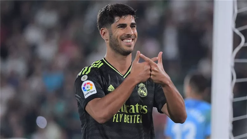 ريال مدريد يقترب من تجديد عقد أسينسيو لمدة 5 سنوات