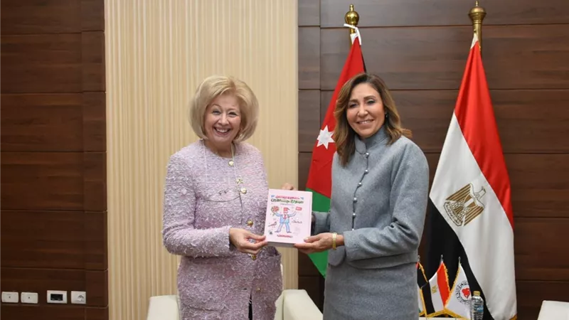 وزيرة الثقافة تستقبل نظيرتها الأردنية عقب افتتاح معرض الكتاب
