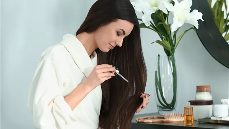 5 وصفات لزيت حبة البركة لحل مشاكل الشعر