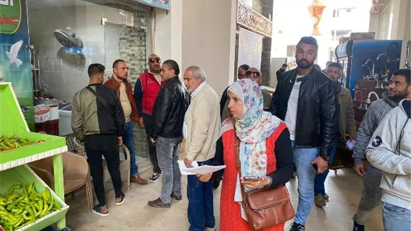 تحرير١٢محضر ومصادرة ٣٥ اسطوانة بحملة جهاز أكتوبر الجديدة.. صور