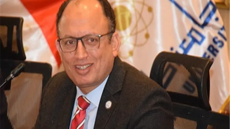 سيد قنديل: الاختبارات الإلكترونية في جامعه حلوان تشهد نجاح كبير