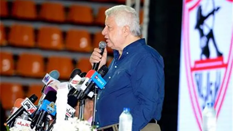 مرتضى منصور للاعبى الزمالك : لا تستسلموا .. والدورى لسة فى الملعب