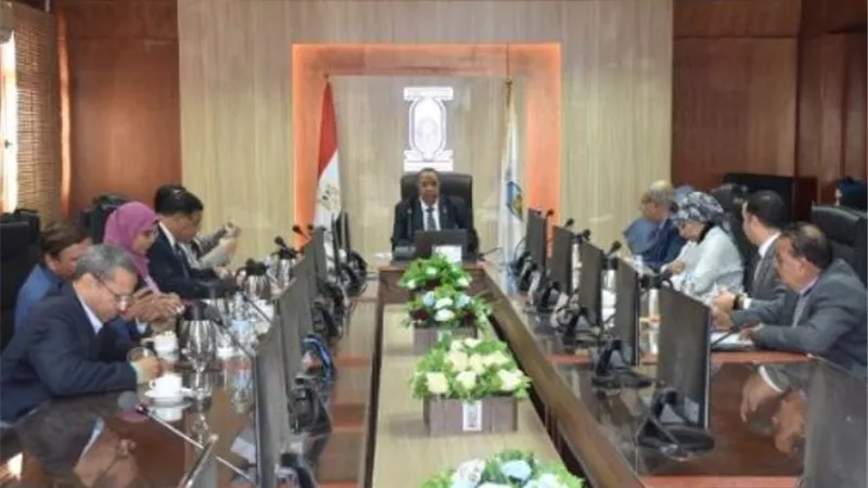 مجلس جامعة الأقصر يوافق على تعيين مدرسين بكلية الطب