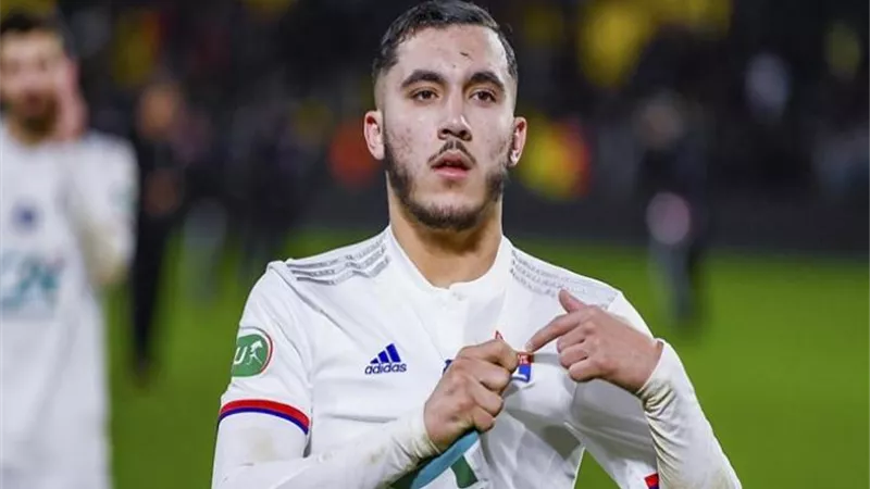 باريس سان جيرمان يتلقي رسالة محرجة بعد رغبته في ضم ريان شرقي