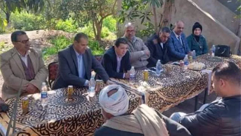 العفن الهبابى وذبابة الفاكهة والآفات فى ندوة لمزارعى بندف
