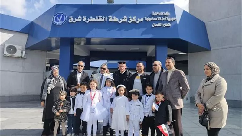 مستقبل وطن القنطرة شرق في الإسماعيلية يهنئ رجال الشرطة بعيدهم.صور