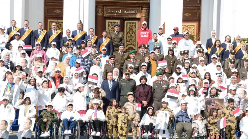 القوات المسلحة تنظم زيارة لأبطال قادرون بإختلاف للكلية الحربية