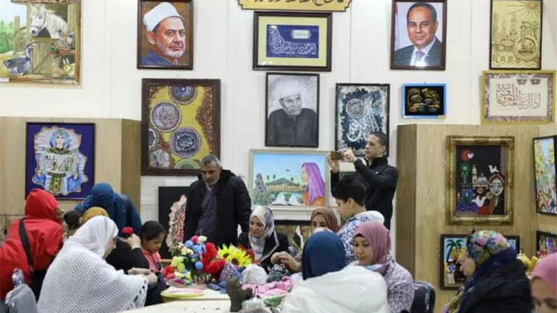 الأنشطة الفنية ومخطوطات الأزهر تجذب جمهور معرض الكتاب