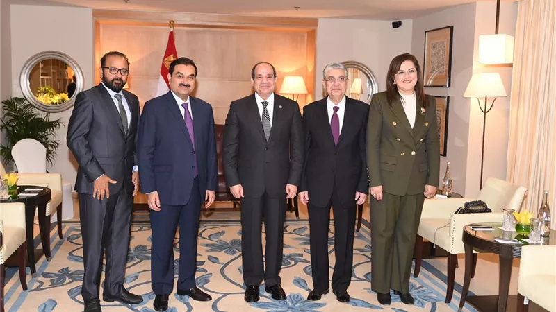 الرئيس السيسي يستقبل رئيس مجموعة 