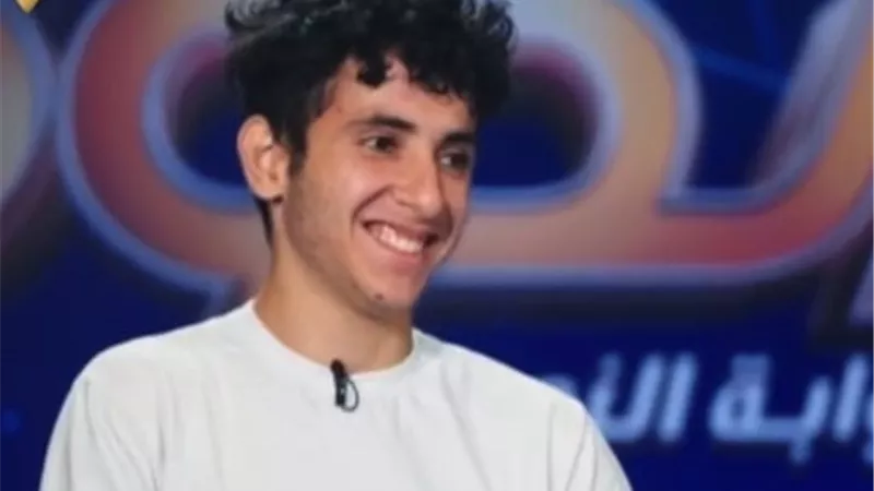 المتسابق بيمن زكريا يقدم استعراض غنائيا مبهرا في الدوم
