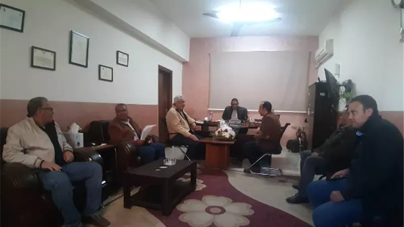 رئيس جهاز الشروق يقدم التهنئة لقيادات الشرطة فى المدينة