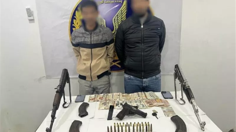 ضبط شخصين لحيازتهما أسلحة وطلقات في القاهرة