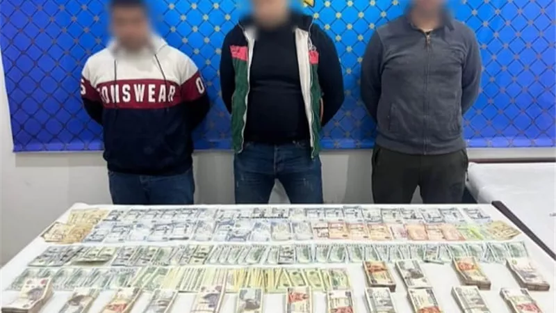 ضبط 3 أشخاص لاتجارهم في النقد الأجنبي بالقاهرة