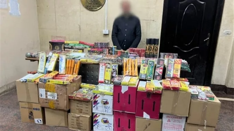 ضبط شخص بـ ألعاب نارية في القاهرة
