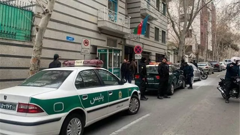 إدانة أذربيجانية للاعتداء على سفارتها بإيران