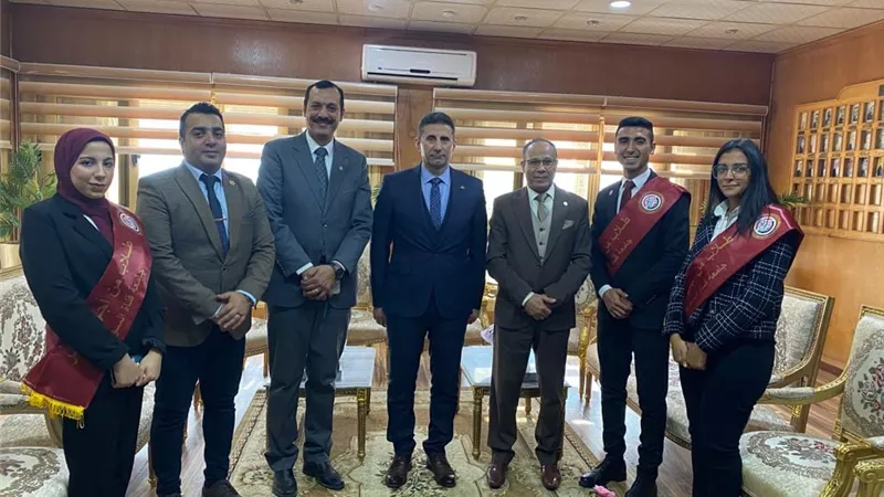 نائب رئيس جامعة القناة يهنئ رجال شرطة الإسماعيلية بعيدهم